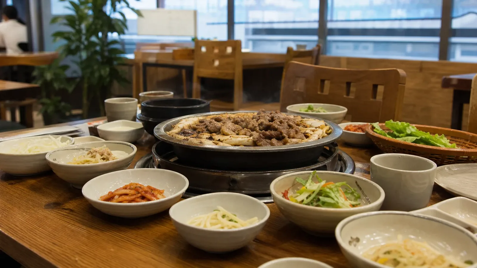 강남 지역 restaurant 방문 전 확인사항을 소개하는 사실적인 참고 이미지